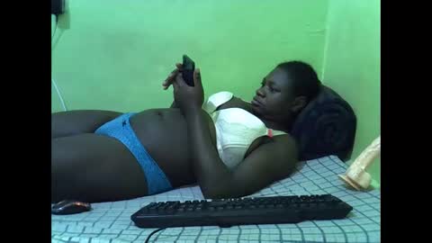 Snapshot of hot_girlly chatting on September 19, 2025, 2:24 am hot_girlly online show from September 19, 2025, 2:24 am