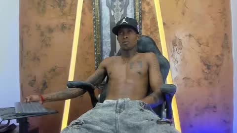 hot_golden_black online show from September 14, 2025, 9:14 pm