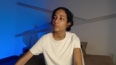 Alana online show from November 17, 2025, 8:47 pm