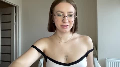 Lina online show from December 19, 2024, 11:29 am