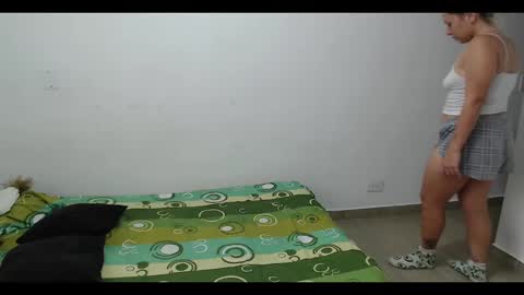 Snapshot of hot_mommymia chatting on February 11, 2025, 3:51 pm Mia online show from February 11, 2025, 3:51 pm