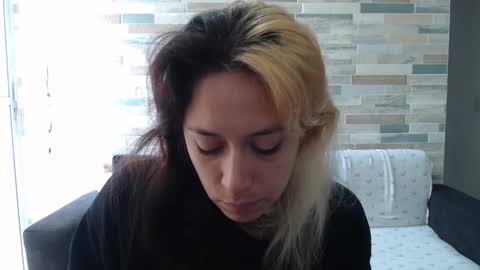 Snapshot of hot_mommymia chatting on September 29, 2025, 2:33 pm Mia online show from September 29, 2025, 2:33 pm