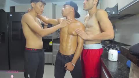 Vanesa Oliver and Andrew online show from September 27, 2025, 11:10 pm