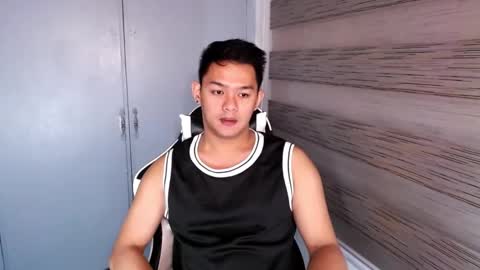 Snapshot of hotastonishingethan chatting on February 17, 2025, 12:43 am ETHAN online show from February 17, 2025, 12:43 am