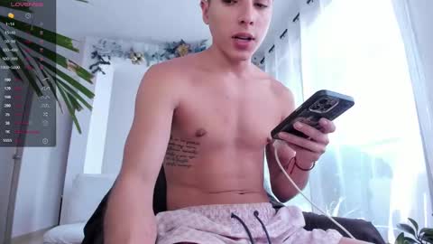 Snapshot of hotay_ chatting on January 9, 2025, 6:04 pm Andrew xdres08 online show from January 9, 2025, 6:04 pm