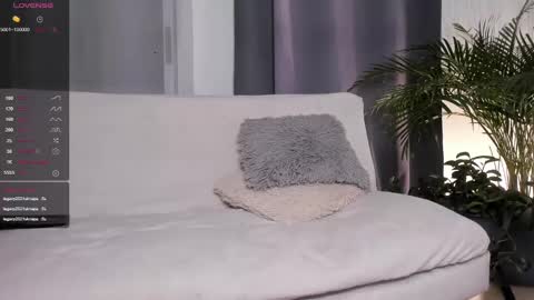Snapshot of hotay_ chatting on February 6, 2025, 2:00 am Andrew xdres08 online show from February 6, 2025, 2:00 am