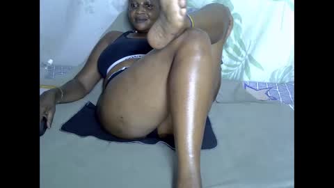 Snapshot of hotcaroo chatting on September 16, 2025, 1:01 pm Big Boobs online show from September 16, 2025, 1:01 pm