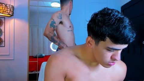 Snapshot of hotcrew_ chatting on October 29, 2025, 7:48 pm Hussain aaron and Ekko online show from October 29, 2025, 7:48 pm