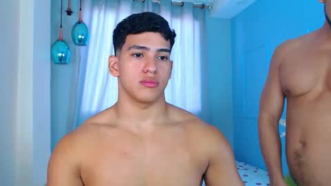 Snapshot of hotcrew_ chatting on November 25, 2025, 1:55 pm Hussain aaron and Ekko online show from November 25, 2025, 1:55 pm