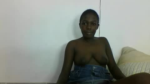 Snapshot of hotcutetracie chatting on September 10, 2025, 9:15 pm VICTORIA online show from September 10, 2025, 9:15 pm