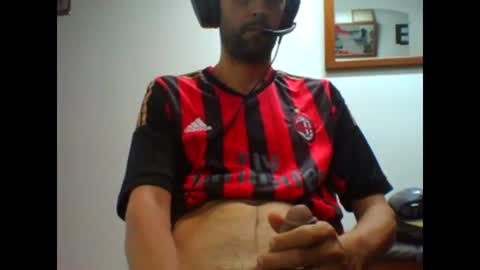 hotdragon19771 online show from January 3, 2025, 10:40 pm