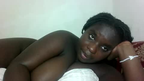 Snapshot of hotebbbyy chatting on October 16, 2025, 8:10 pm EBBY online show from October 16, 2025, 8:10 pm