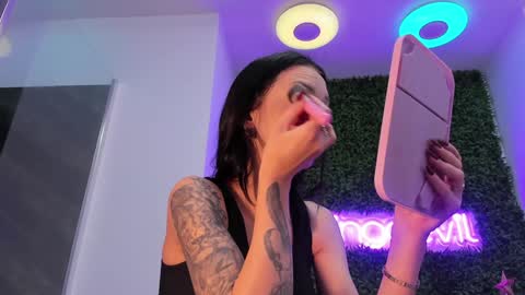 hotfallingdevil online show from December 2, 2025, 4:40 am