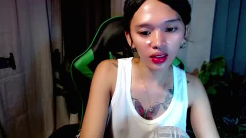 Snapshot of hotgirlronaxx chatting on December 14, 2025, 2:33 pm hotgirlronaxx online show from December 14, 2025, 2:33 pm