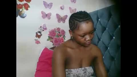 Snapshot of hotjeylee chatting on September 29, 2025, 12:27 am LOYCE online show from September 29, 2025, 12:27 am