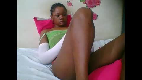 Snapshot of hotjeylee chatting on November 5, 2025, 1:27 am LOYCE online show from November 5, 2025, 1:27 am