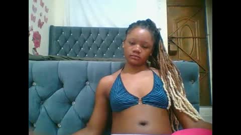 Snapshot of hotjeylee chatting on November 10, 2025, 11:04 pm LOYCE online show from November 10, 2025, 11:04 pm