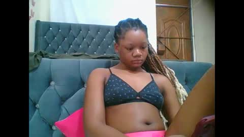 Snapshot of hotjeylee chatting on November 15, 2025, 8:33 am LOYCE online show from November 15, 2025, 8:33 am