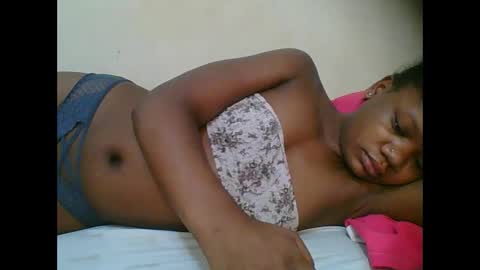 Snapshot of hotjeylee chatting on November 16, 2025, 9:53 pm LOYCE online show from November 16, 2025, 9:53 pm