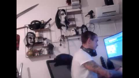 hotkinkytat online show from February 18, 2025, 11:19 pm