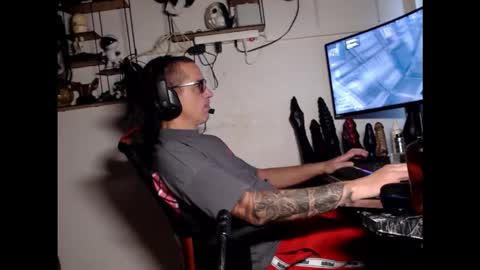 hotkinkytat online show from November 12, 2025, 12:49 pm