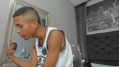 Snapshot of hotkoljeixxx chatting on January 28, 2025, 2:32 am Hotkoljei online show from January 28, 2025, 2:32 am