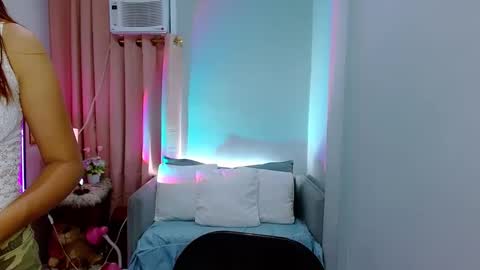 Snapshot of hotlayla_ chatting on December 7, 2024, 6:54 am Layla online show from December 7, 2024, 6:54 am