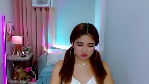 Snapshot of hotlayla_ chatting on December 7, 2024, 2:02 pm Layla online show from December 7, 2024, 2:02 pm