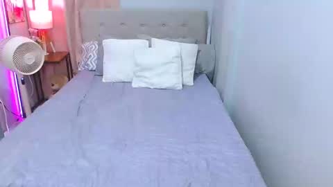 Snapshot of hotlayla_ chatting on January 7, 2025, 8:45 am Layla online show from January 7, 2025, 8:45 am