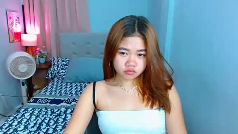 Snapshot of hotlayla_ chatting on January 20, 2025, 4:55 pm Layla online show from January 20, 2025, 4:55 pm