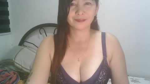hotmamajen4u online show from February 12, 2025, 12:27 am