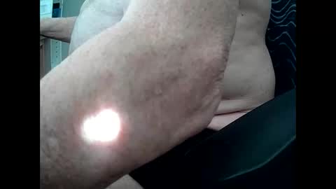 Snapshot of hotmassage50 chatting on March 8, 2025, 1:57 pm hotmassage50 online show from March 8, 2025, 1:57 pm