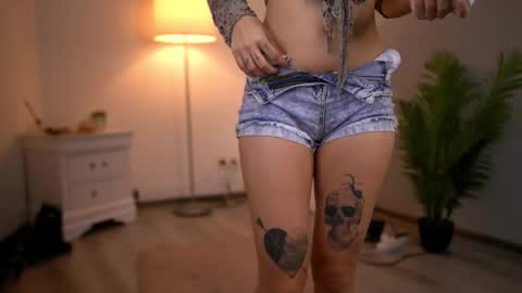 Snapshot of hotmollyx chatting on November 1, 2025, 5:20 am Molly online show from November 1, 2025, 5:20 am