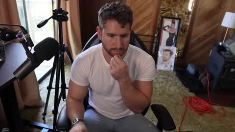 hotmuscles6t9 online show from November 16, 2025, 6:46 pm