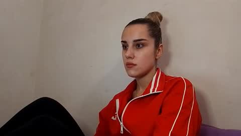 hotmusex online show from November 17, 2025, 12:22 pm