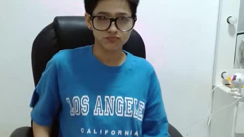 hott_cute69 online show from November 17, 2025, 9:04 am