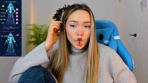 Snapshot of hottease_pvt chatting on December 24, 2024, 8:33 am hello Im Eva online show from December 24, 2024, 8:33 am