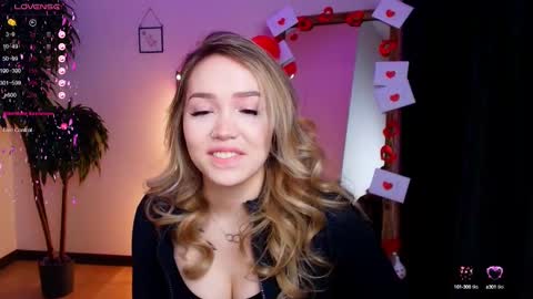 Snapshot of hottease_pvt chatting on February 12, 2025, 11:07 am hello Im Eva online show from February 12, 2025, 11:07 am