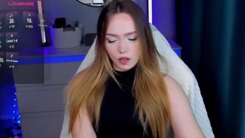 Snapshot of hottease_pvt chatting on September 26, 2025, 2:32 pm hello Im Eva online show from September 26, 2025, 2:32 pm