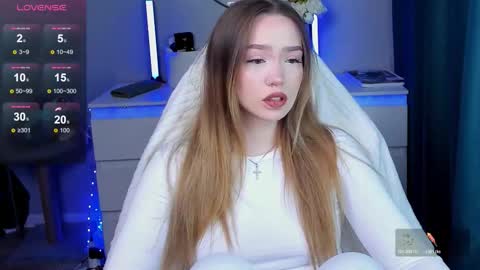 Snapshot of hottease_pvt chatting on October 26, 2025, 2:23 pm hello Im Eva online show from October 26, 2025, 2:23 pm