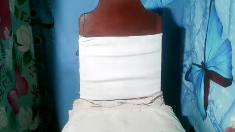 hottie_horny_exoticpussyx online show from December 3, 2025, 11:14 pm