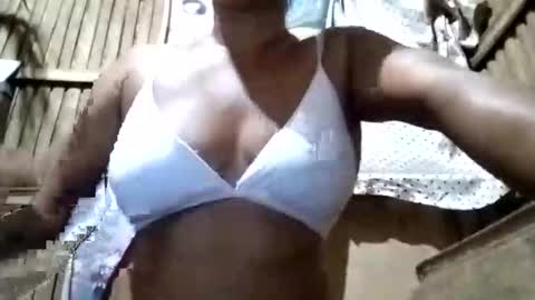 Lyn online show from November 11, 2025, 12:27 pm