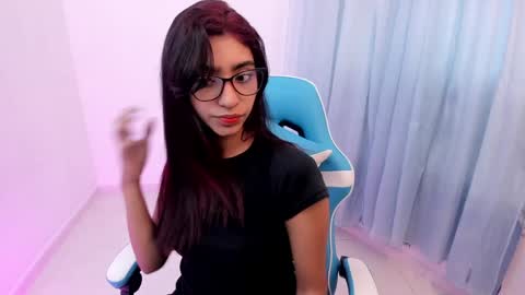 Snapshot of hottie_veronica chatting on February 7, 2025, 2:47 pm Veronica independent model online show from February 7, 2025, 2:47 pm