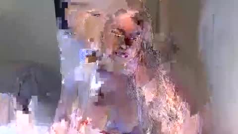 Snapshot of hottie_xoxo chatting on November 16, 2025, 10:15 pm Meryl online show from November 16, 2025, 10:15 pm