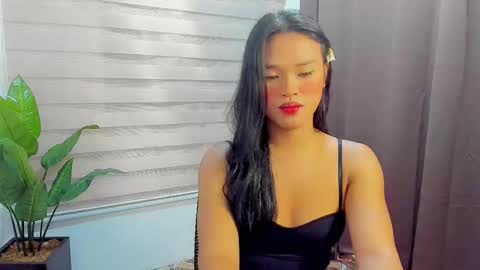 Maxine online show from September 10, 2025, 12:16 pm