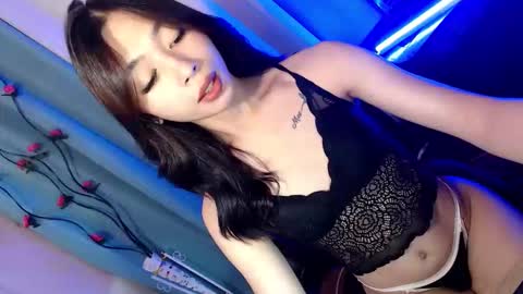 Snapshot of hottmolly100403 chatting on October 25, 2025, 8:03 pm SCARLET online show from October 25, 2025, 8:03 pm