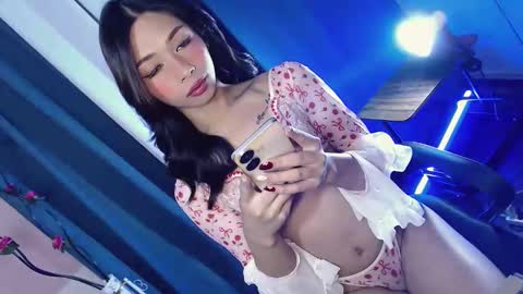 Snapshot of hottmolly100403 chatting on November 9, 2025, 9:35 pm SCARLET online show from November 9, 2025, 9:35 pm