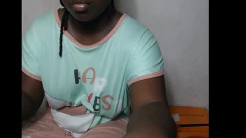 hottylissa1 online show from November 5, 2025, 7:47 pm