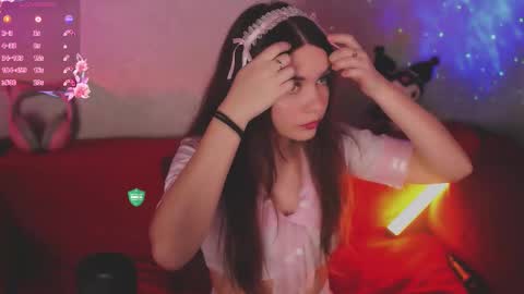 Snapshot of howtomeow chatting on October 6, 2025, 5:21 pm Mia online show from October 6, 2025, 5:21 pm