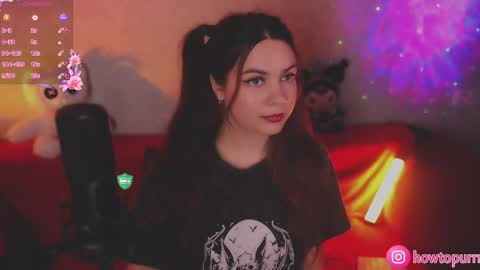 Snapshot of howtomeow chatting on October 12, 2025, 4:28 pm Mia online show from October 12, 2025, 4:28 pm